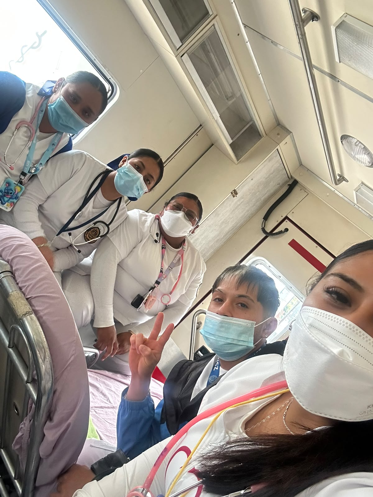 Participantes durante actividades relacionadas con salud