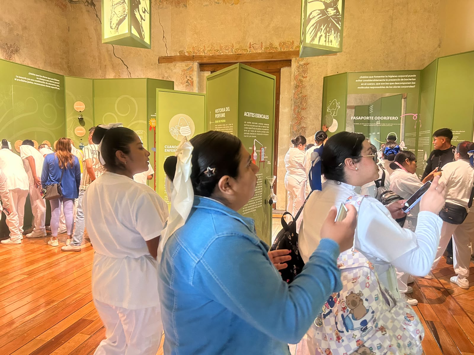 Visita grupal a un espacio de exhibición